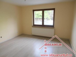 inchiriez-casa-dp-6-camere-singur-in-curte-zona-turnisor-6