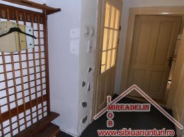 inchiriez-apartament-3-camere-zona-9-mai-6