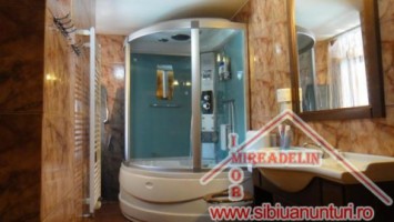 vand-casa-7-camere-piata-cluj-5