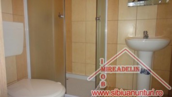 inchiriez-apartament-4-camere-100-mp-zona-garii-1