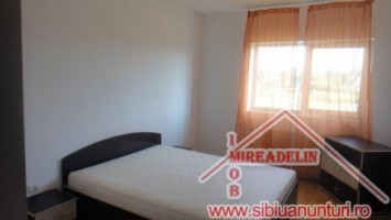 inchiriez-apartament-4-camere-100-mp-zona-garii-2