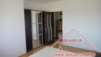 inchiriez-apartament-4-camere-100-mp-zona-garii-3