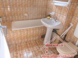 inchiriez-apartament-4-camere-zona-vasile-aaron-6