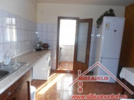 inchiriez-apartament-2-camere-vasile-aaron-1