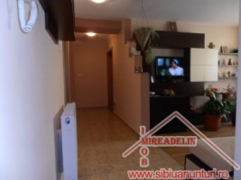 vand-apartament-3-camere-la-vila-selimbar-1
