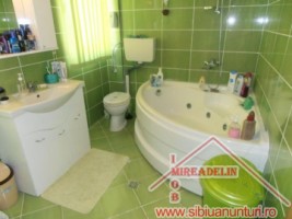 vand-apartament-3-camere-la-vila-selimbar-4