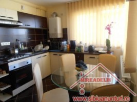 vand-apartament-3-camere-la-vila-selimbar-5