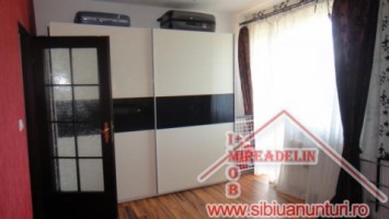 vand-apartament-2-camere-la-vila-zona-calea-dumbravii-5