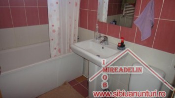 inchiriez-apartament-3-camere-valea-aurie-3