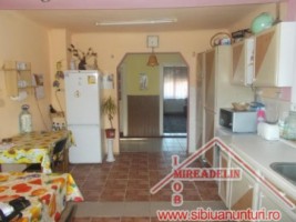 pf-vand-casa-4-camere-loc-copsa-mica-3