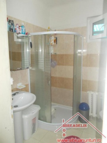 pf-vand-casa-4-camere-loc-copsa-mica-8