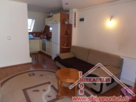 inchiriez-apartament-3-camere-strand-ii-1