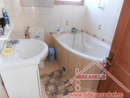 inchiriez-apartament-3-camere-strand-ii-3