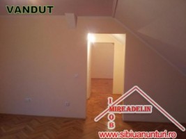 ocazie-vand-apartament-la-vila-str-dealului