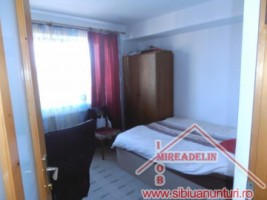 vand-mansarda-4-camere-strada-rahovei-2