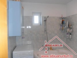 vand-mansarda-4-camere-strada-rahovei-3