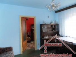 vand-apartament-3-camere-al-streiu-1