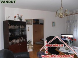 vand-apartament-3-camere-strada-miraslau