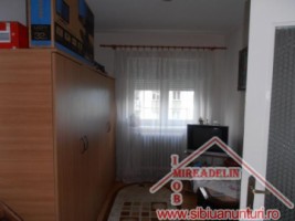 vand-apartament-3-camere-strada-miraslau-2