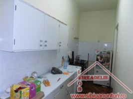 inchiriez-apartament-2-camere-la-casa-zona-piata-cluj-4