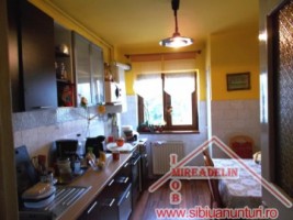 vand-apartament-3-camere-strada-siretului-2