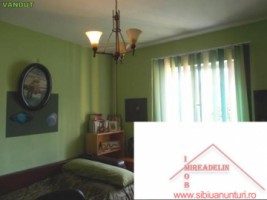 vand-apartament-3-camere-decomandate-la-vila-zona-rahovei