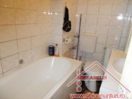 vand-apartament-3-camere-decomandate-la-vila-zona-rahovei-3
