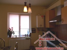 vand-apartament-3-camere-decomandate-la-vila-zona-rahovei-4