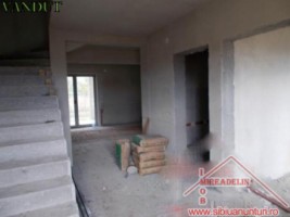 vand-casa-in-constructie-pe-c-cisnadiei