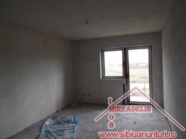 vand-casa-in-constructie-pe-c-cisnadiei-9