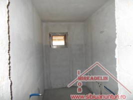 vand-casa-in-constructie-pe-c-cisnadiei-6