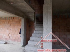 vand-casa-la-rosu-pii-c-cisnadiei-2