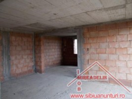 vand-casa-la-rosu-pii-c-cisnadiei-6