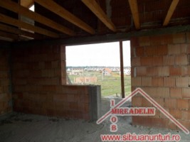 vand-casa-la-rosu-pii-c-cisnadiei-8