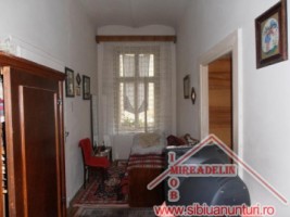 vand-apartament-3-camere-la-casa-ultracentral-4