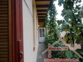 vand-apartament-3-camere-la-casa-ultracentral-5