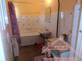 vand-apartament-2-camere-str-semaforului-4