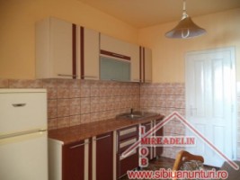 inchiriez-apartament-4-camere-strand-ii-1