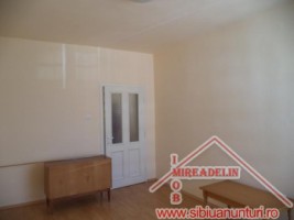 inchiriez-apartament-4-camere-strand-ii-6