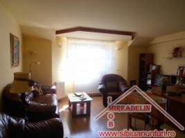 vand-apartament-4-camere-strada-sacel
