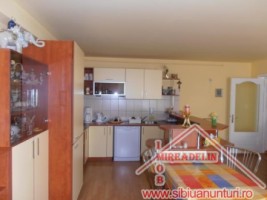 vand-apartament-4-camere-strada-sacel-1
