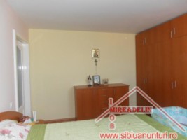 vand-apartament-4-camere-strada-sacel-5