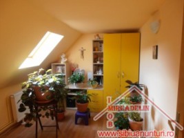 vand-apartament-4-camere-strada-sacel-7