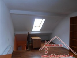 vand-apartament-2-camere-la-mansarda-v-aaron-3