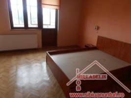 inchiriez-casa-3-camere-singur-in-curte-zona-piata-cluj-7