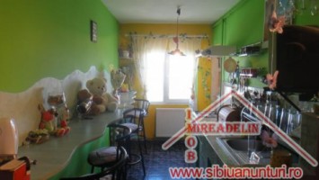 inchiriez-apartament-3-camere-vasile-aaron-2