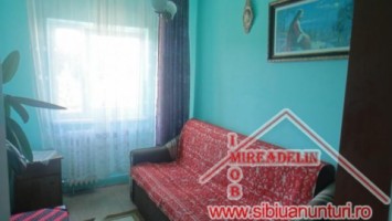 inchiriez-apartament-3-camere-valea-aurie-2