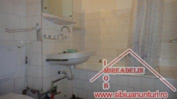 inchiriez-apartament-3-camere-valea-aurie-4