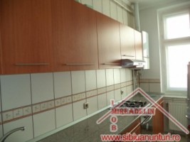 inchiriez-apartament-3-camere-ultracentral-2