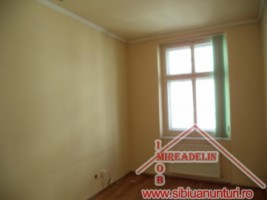 inchiriez-apartament-3-camere-ultracentral-4